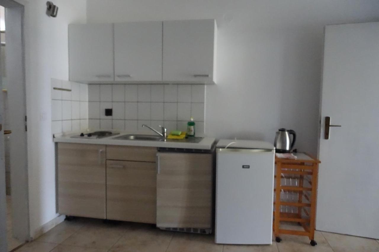 Ermioni Apartments Vrasná المظهر الخارجي الصورة